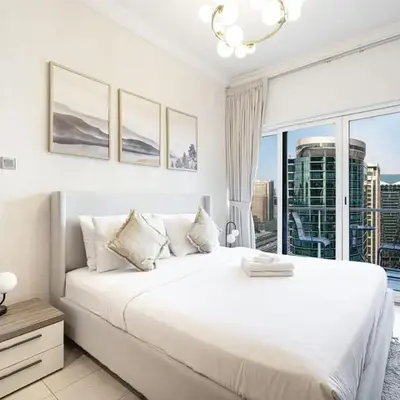 Lake View Studio near Marina with Pool
