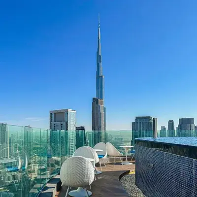 Sky Suite 1 Bedroom Apartment with Infinity Rooftop Pool and Dubais Ultimate Skyline View at Paramount Midtown