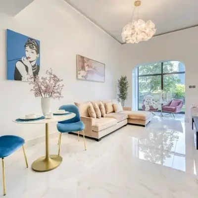 Downtown Beautiful 1bed with outdoor garden