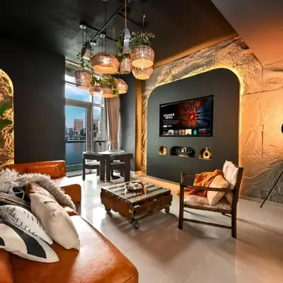 Black & Bold - Aesthetic Stay
