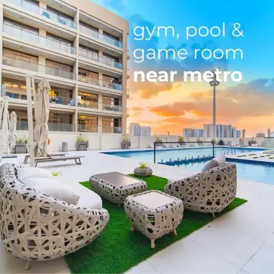 SettlerHomes - Chic Top-Floor Studio Near Metro Link