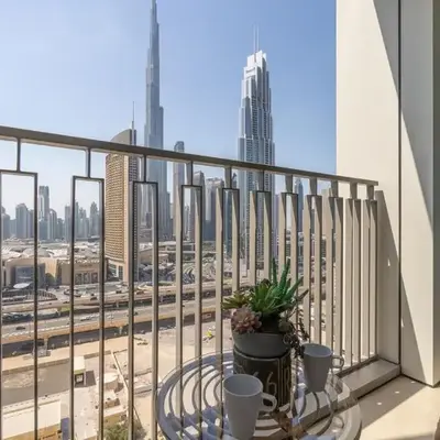 Vogue Downtown Views II with Direct Access to Dubai Mall Via a Climate Controlled Bridge
