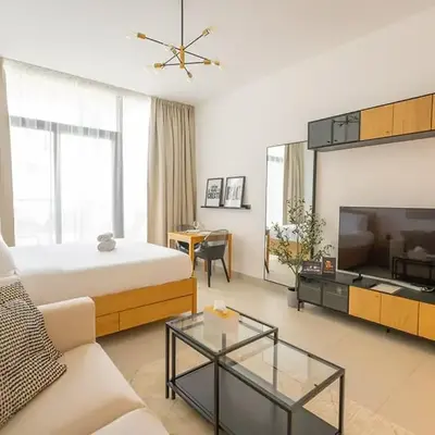 Bnbeyond's Sassy Studio with Expansive Balcony