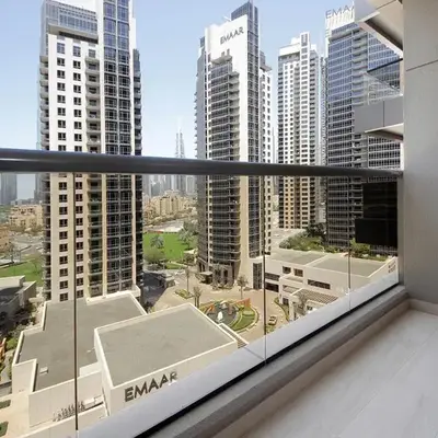Elegant 2BR with City Views Downtown Dubai Living