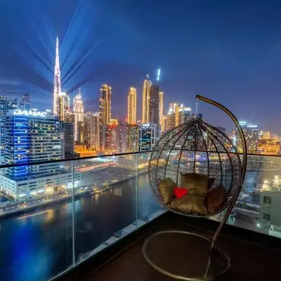 Luxury Apt Infinity Pool with Burj View