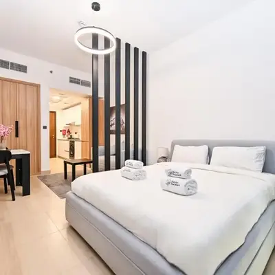Chic Studio in Prime JVC Spot - Holiday Boulevard