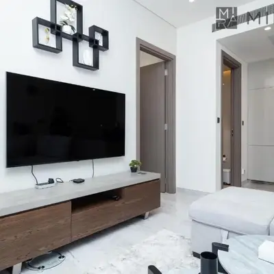 Stylish 1BR in Peninsula Five Views & Pool