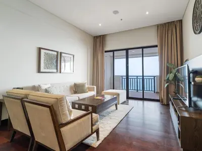 Gallery image of Seaside Elegance 1BDR Stay in Royal Amwaj in Dubai