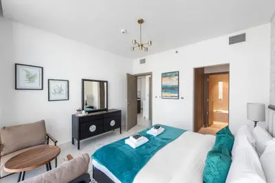 Gallery image of Tranquil Retreat 1 BR with Serene Views in District 1 in Dubai