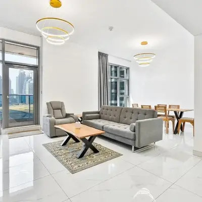 1BR Gem with Lake and Sea View Plus Pool and Gym Access