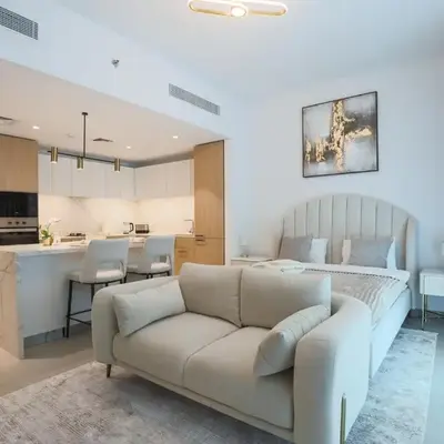 Stylish Studio at Berkeley Place by Ellington