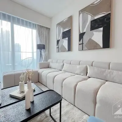 Burj Crown Luxury 2BR I Balcony & Panoramic Views