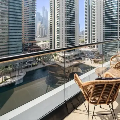 Luxury JLT Studio Lake View Metro Pool Access