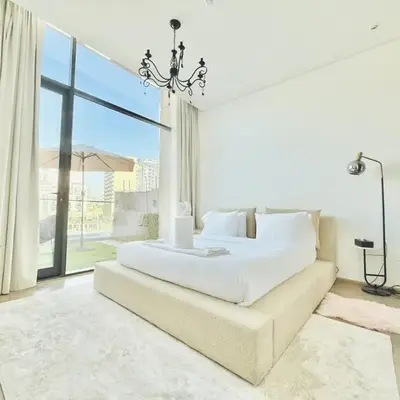 Vserve -Elegant Penthouse Stay in the Heart of JVC