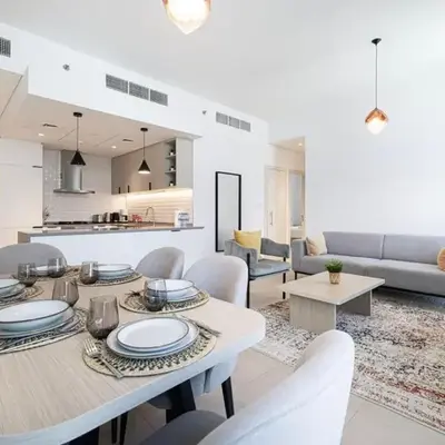 Restay Homes - Fancy 2BR in Belgravia Heights - Pool access