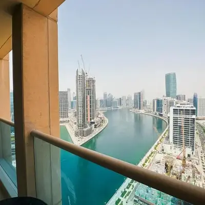 Stylish 1BR Apt with Canal Views
