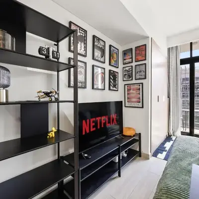 Elite Escapes - Boy Girl Apartment Edition