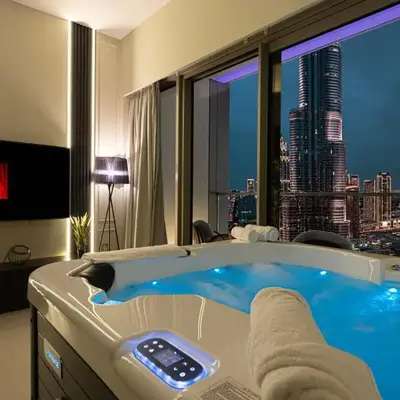 Luxury 2BR Burj View Private Hot Tub Walk to DubaiMall