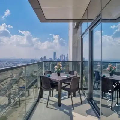 Luxury 2BDR Apartment with Private Balcony