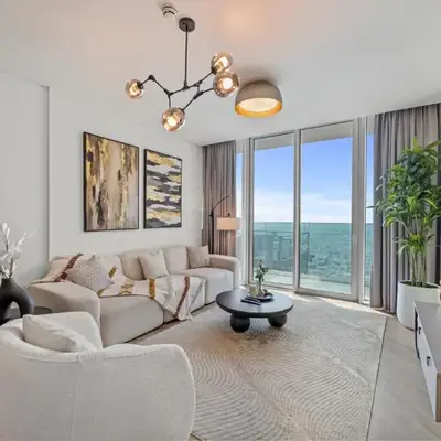 Luxury 2 BR Spectacular Downtown and Sea View next to metro
