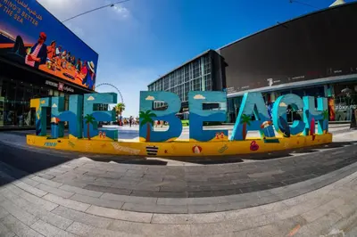 a sign that says baroko in front of a building at Vacationer I Royale 3 Bedroom I Steps to JBR Beach I Jumeirah I Free Gym, Pool, Parking & Wi-Fi in Dubai