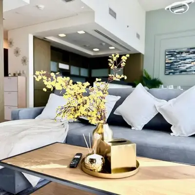 Luxury Apt Near Burj & Metro