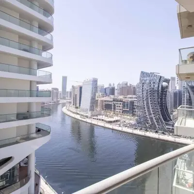 Canal-View one bedroom Apt Business Bay
