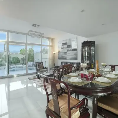 EasyGo-Elavated Urban Living Stylish 3Bedroom townhouse