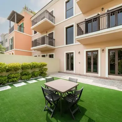 Prestige Jumeirah 4BR Villa with Rooftop and Private Garden