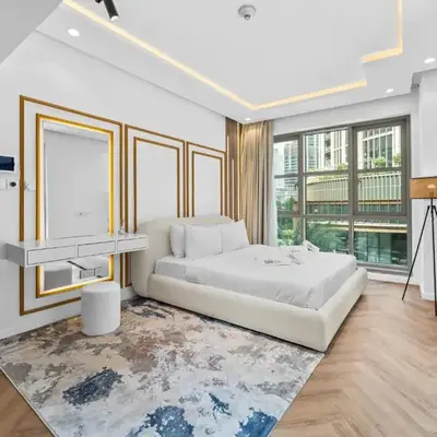 Fully refurbished 2bedroom Steps from Burj Khalifa