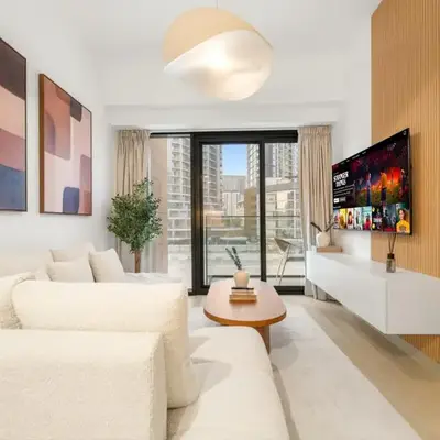 Stylish 1BR with Netflix Pool & Gym Access