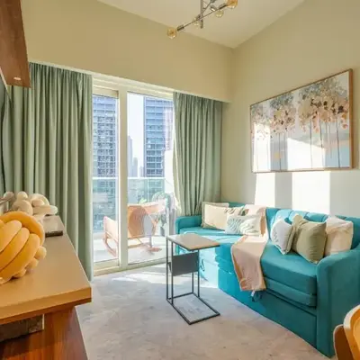 Modern 1BR in Business Bay Balcony Pool Access