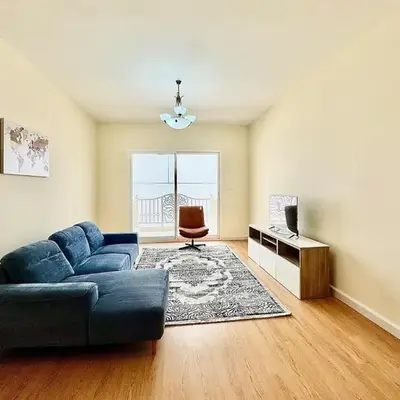 Homes2Retreat - JVC Charm - 1BR Apt with Private Balcony
