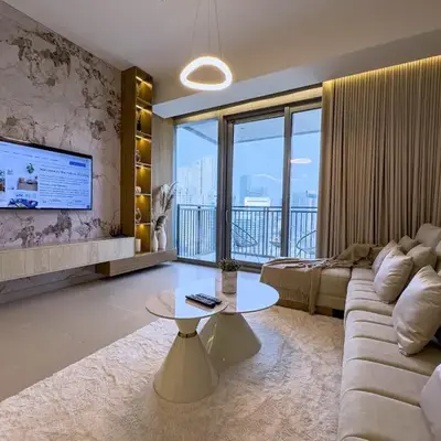 Luxury Redefined 1BR Apartment in Emaar 5242