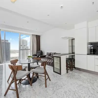 Waterfront One Bedroom - Amazing Canal Views