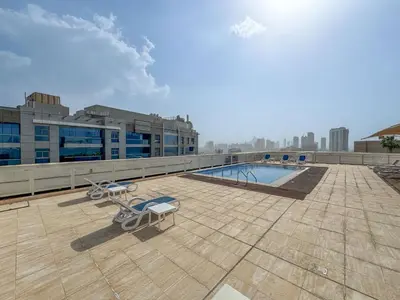 Gallery image of StayShort - Al Barsha Apartment Sleeps 2 with Pool! in Dubai
