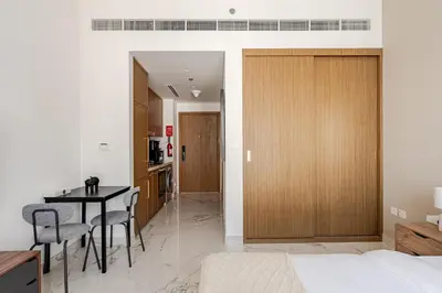 Gallery image of Stylish New Studio Sleeps up to 2 guests I Pool I Padel Court I Close to Supermarket, Restaurant, Cafes I A Prime, Walkable Location I Meydan I Near Downtown in Dubai