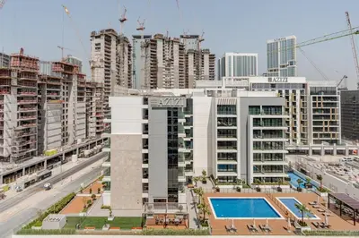 Gallery image of Stylish New Studio Sleeps up to 2 guests I Pool I Padel Court I Close to Supermarket, Restaurant, Cafes I A Prime, Walkable Location I Meydan I Near Downtown in Dubai