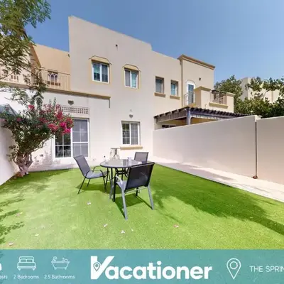 Vacationer l 2 Bed Villa l Private Garden
