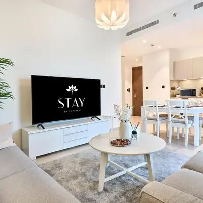 STAY BY LATINEM Luxury 2BR Holiday Home CVR B405 Near Burj Khalifa
