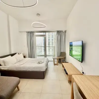 Homes2Retreat - Cozy Studio with Pool and Sauna in Al Furjan