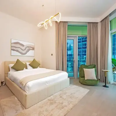 Luxury Studio Retreat Canal View and City Life