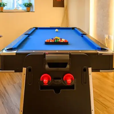 Luxurious 3BR with a pool table at Marina Walk