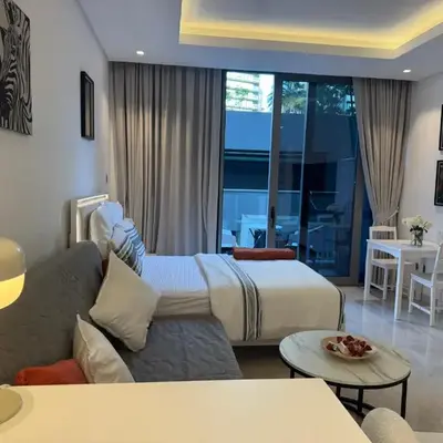 The Sterling 4 sleep with AC parking and pool