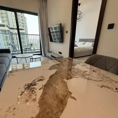 Elegant 1-Bedroom The Crest