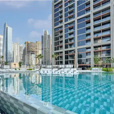 Modern Studio in Peninsula One with Canal Views