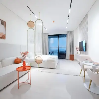 Luxury Trillionaire Studio with Jacuzzi and Canal Views in Business Bay