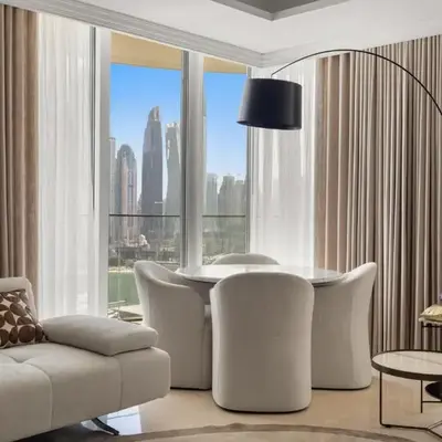 Stylish 2BR Beachfront Pool&Gym Access
