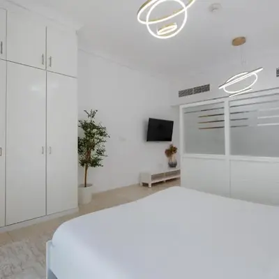 Vacay Lettings - Lake Terrace JLT - Walk to Metro