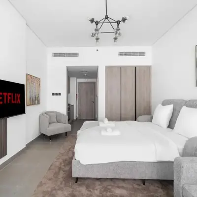 VayK - Modern Studio with Great Amenities